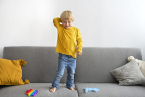 child-playing-with-fidget-home